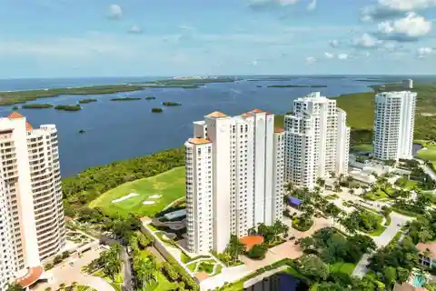 Nicely Upgraded High-rise Residence