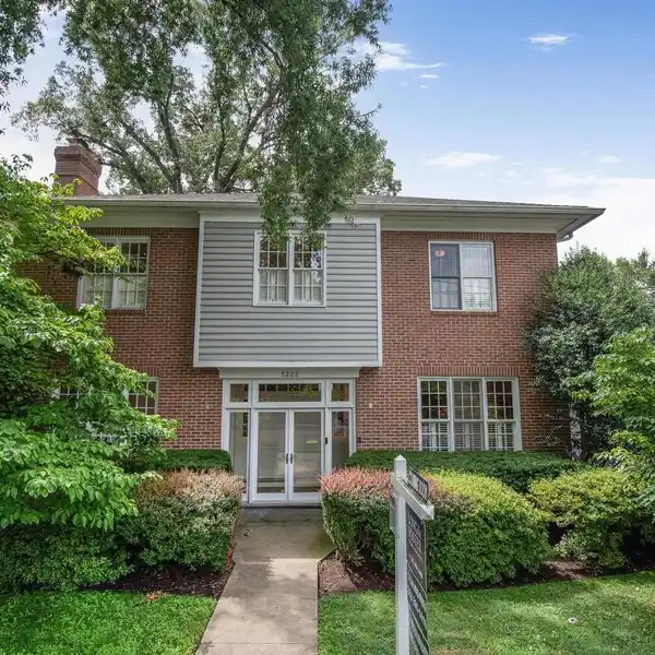 SPACIOUS AND WELL-MAINTAINED RESIDENCE