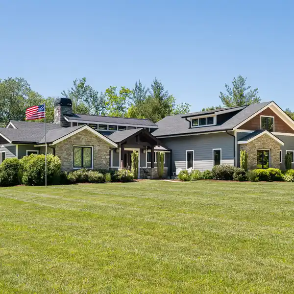 CUSTOM BUILDER'S HOME ON 3.68 ACRES
