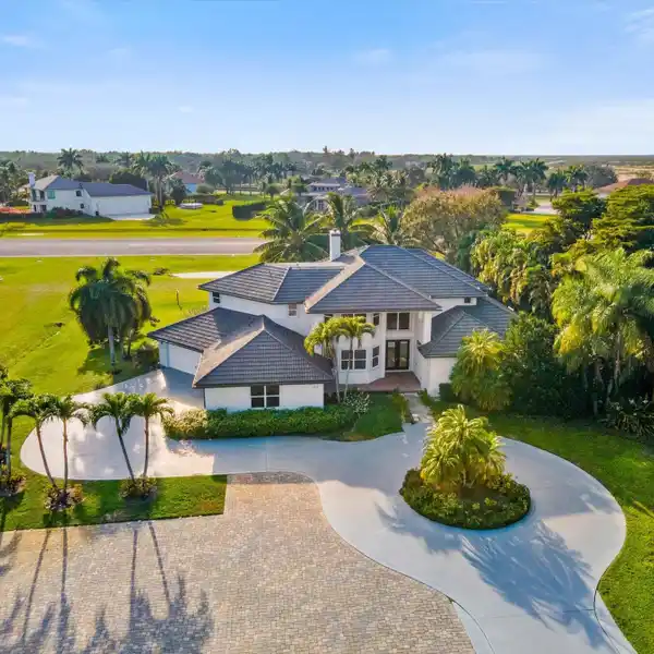TURN-KEY ESTATE HOME