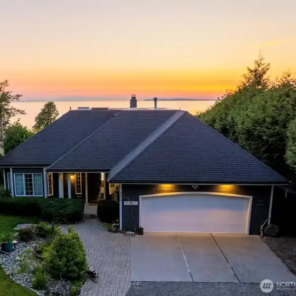 WATERFRONT HOME WITH SUNSET VIEWS