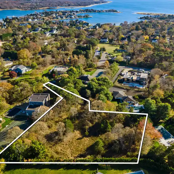 RARE ESTATE LOT FOR VISIONARY DESIGN