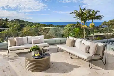 Striking Residence with Panoramic Ocean Views