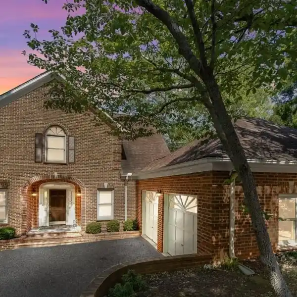 BEAUTIFUL CUSTOM HOME IN GATED CRAMER MOUNTAIN