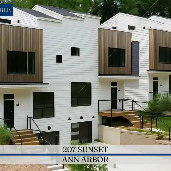 SLEEK NEW BUILD WITH TREEHOUSE VIBES