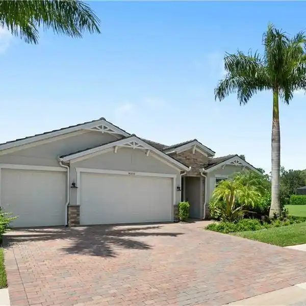PRESTIGIOUS FOUR BEDROOM RESIDENCE IN THE VIBRANT NAPLES RESERVE COMMUNITY