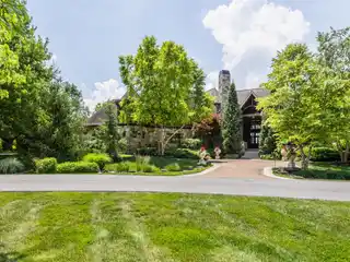One-Of-A-Kind Rustic Retreat in Lost Run Farm