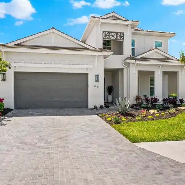 A SANCTUARY IN THE ISLES OF LAKEWOOD RANCH