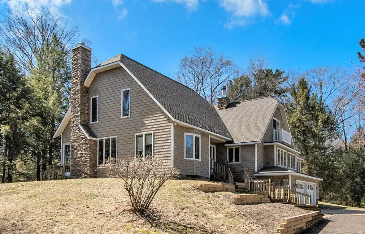 Stunning Home on 17 Scenic Acres