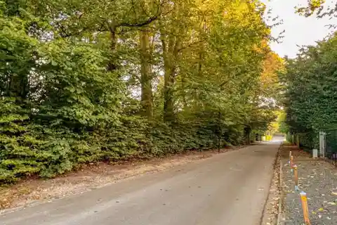 Build a Large Villa on 28 Acres