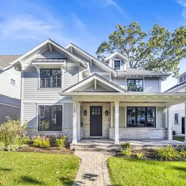 NEARLY NEW CUSTOM HOME