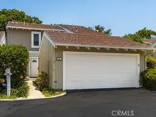 Beautifully Maintained 2-Story Townhouse