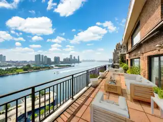Extraordinary High-floor Rental