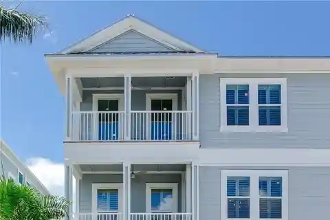 Coastal Living with Relaxed Luxury