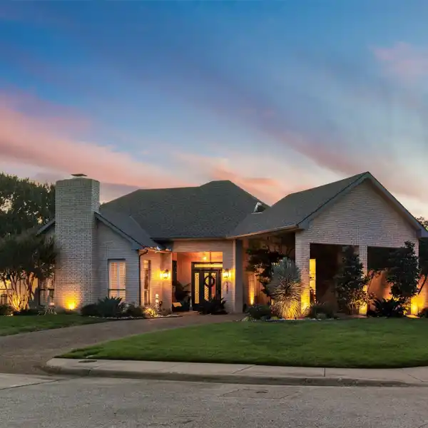IMPECCABLY UPDATED ONE-STORY HOME IN PRIME NORTH DALLAS LOCATION