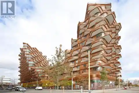 Elegant and Modern Residence at Aqualuna