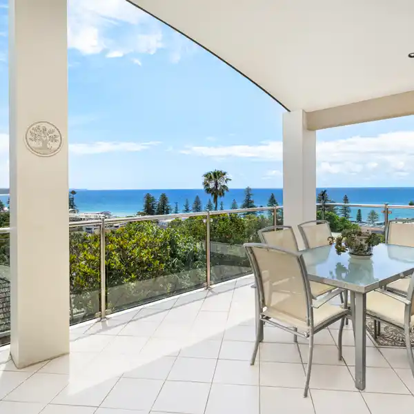 REMARKABLE HOME WITH COMMANDING VIEWS