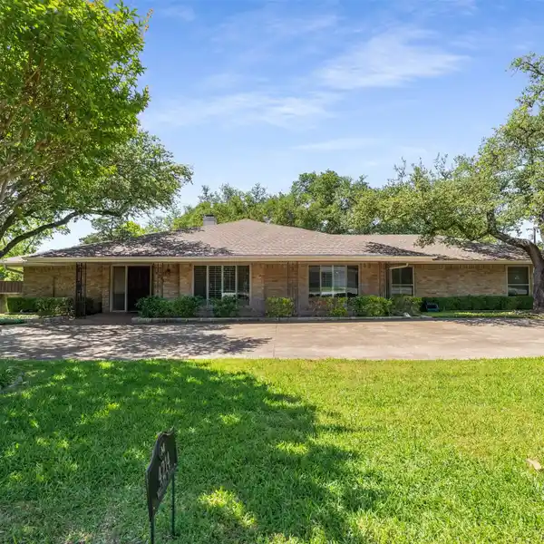 RARE FIND IN THE HEART OF DALLAS