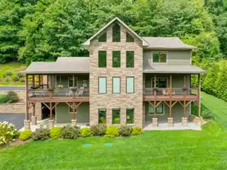 Stunning Home Offering Breathtaking Mountain Views