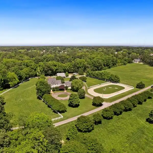 ONE-OF-A-KIND EQUESTRIAN ESTATE
