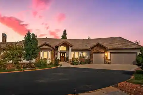 Private Hilltop Retreat with Gourmet Kitchen, Walk-Out Basement & Panoramic Views