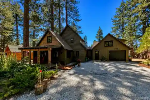 Renovated Tahoe Cabin in the Historic American Legion Area