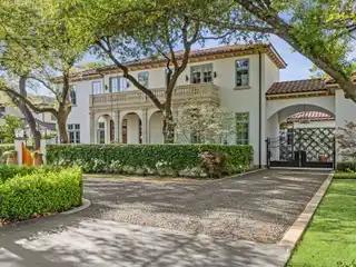Elevated Living in Preston Hollow
