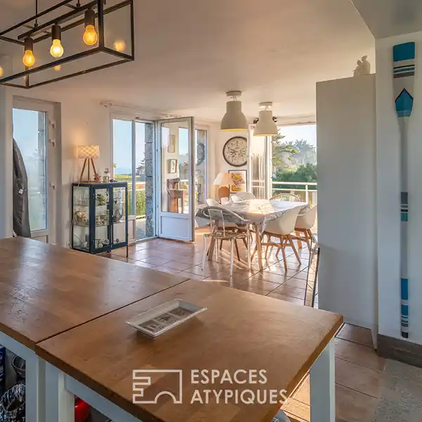 CHARACTERFUL HOUSE FACING THE OCEAN