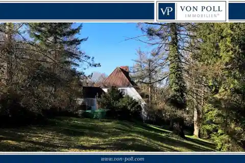Villa with Studio Rooms on a Special Property with Potential