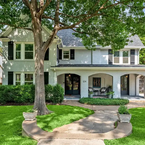 BEAUTIFULLY UPDATED HOME IN UNBEATABLE LOCATION