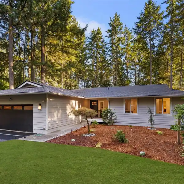 BEAUTIFULLY RENOVATED PEACEFUL RETREAT
