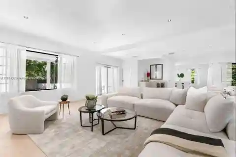 Amazing Five Bedroom Residence