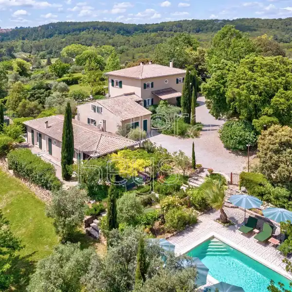 MAGNIFICENT COUNTRYSIDE ESTATE WITH POOL