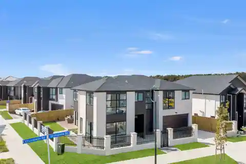 Stunning Brick and Tile House with Versatile Layout