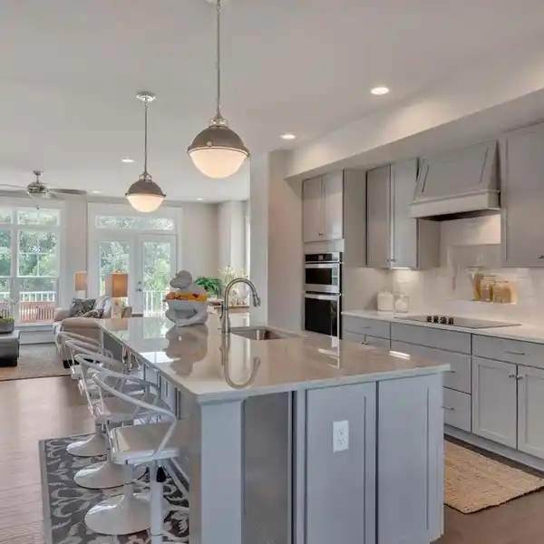 NEW LUXURY TOWNHOME WITH MOUNTAIN VIEWS
