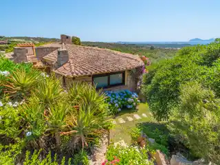 Gorgeous Villa with Forever Views