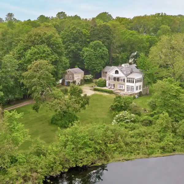 THREE-ACRE COUNTRY ESTATE