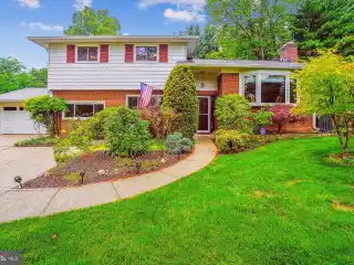 Classic Split-level on Picturesque Acre