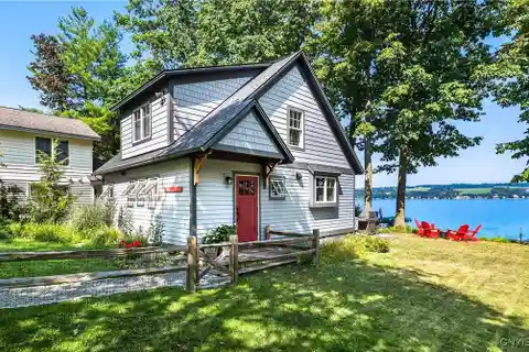 Luxury Living on Skaneateles Lake