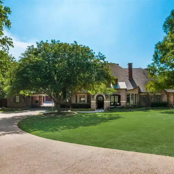 DREAM LUXURIOUS RETREAT WITH ENDLESS ENTERTAINMENT