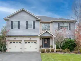 Tastefully Curated Colonial in the Reserve at Belair