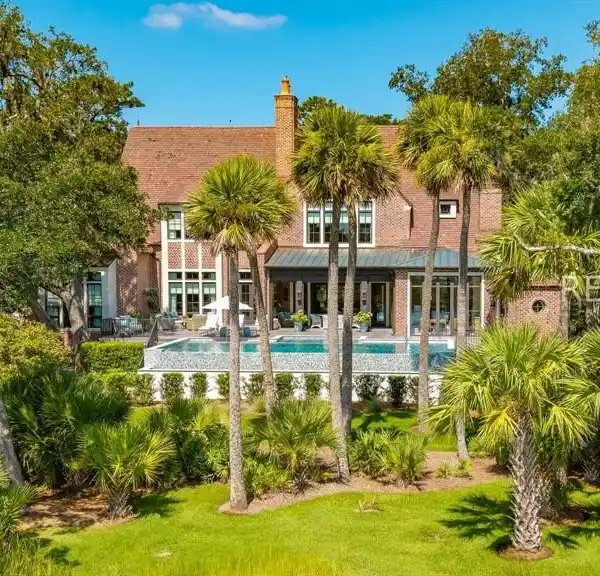 MAGNIFICENT WATERFRONT ESTATE HOME