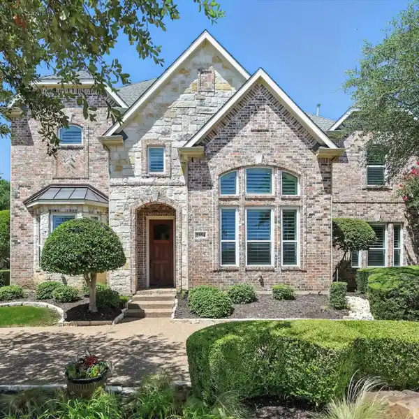 WONDERFULLY UPDATED HACKBERRY CREEK HOME