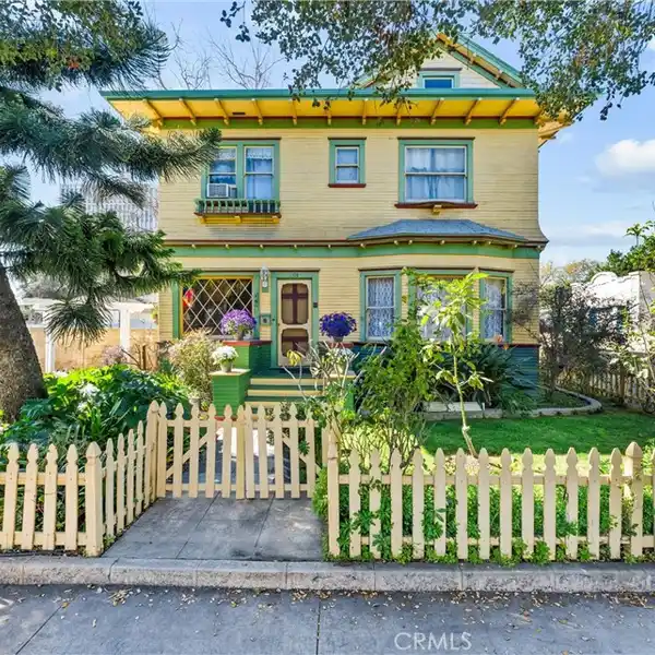 THE CLAYCOMB HOUSE