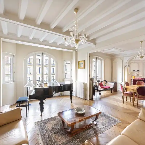 SPACIOUS APARTMENT WITH AN EXCELLENT PLAN