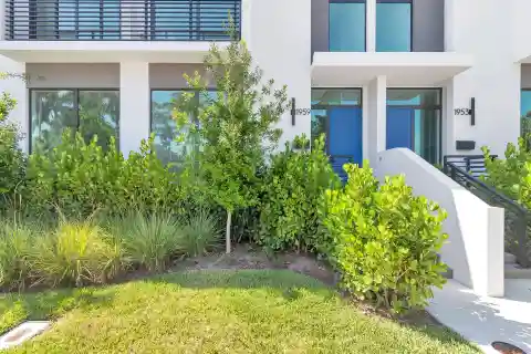 Exquisite Contemporary Townhouse