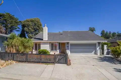 Low-Maintenance Outdoor Spaces for Entertaining