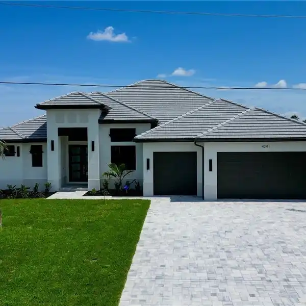 LUXURY LAKE FRONT HOME