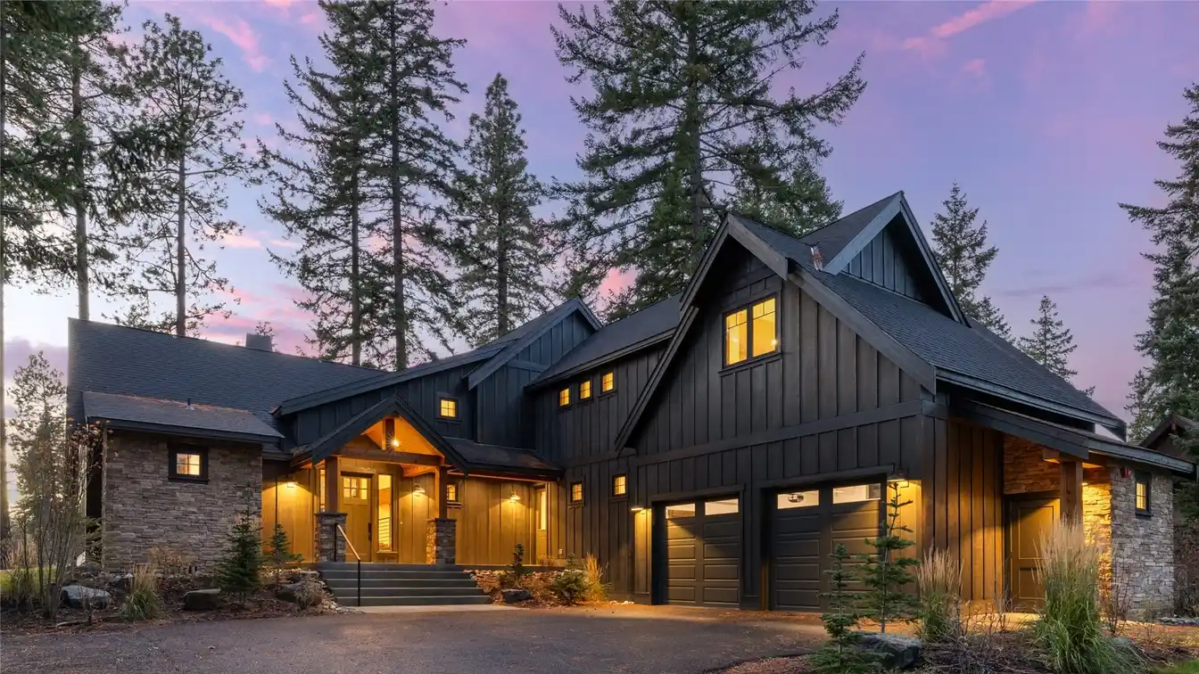 Exceptional Home on the Rope Rider Golf Course