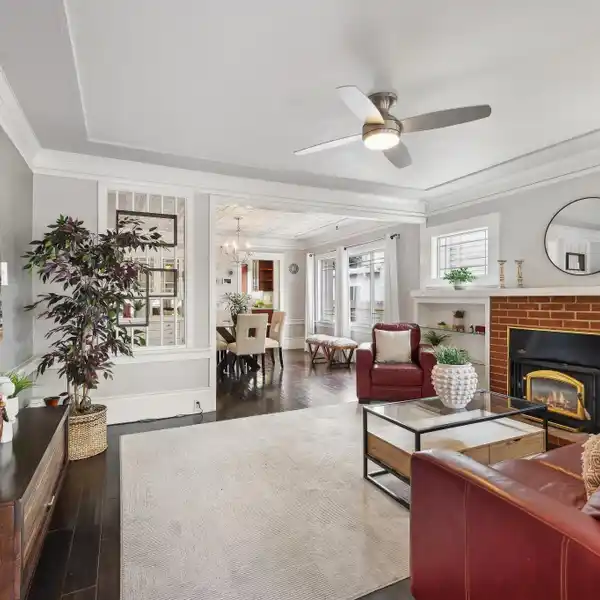 BEAUTIFULLY UPDATED CRAFTSMAN BUNGALOW